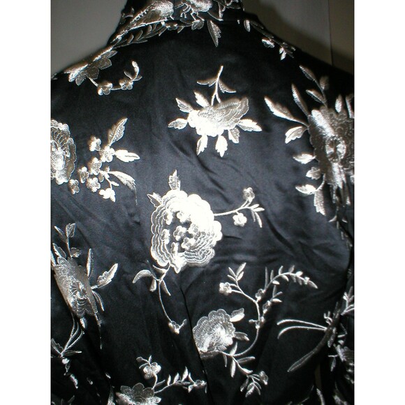 NWT New Designer Natori Wrap Robe Womens S Silky Satin Flowers White Black Short - Picture 8 of 10